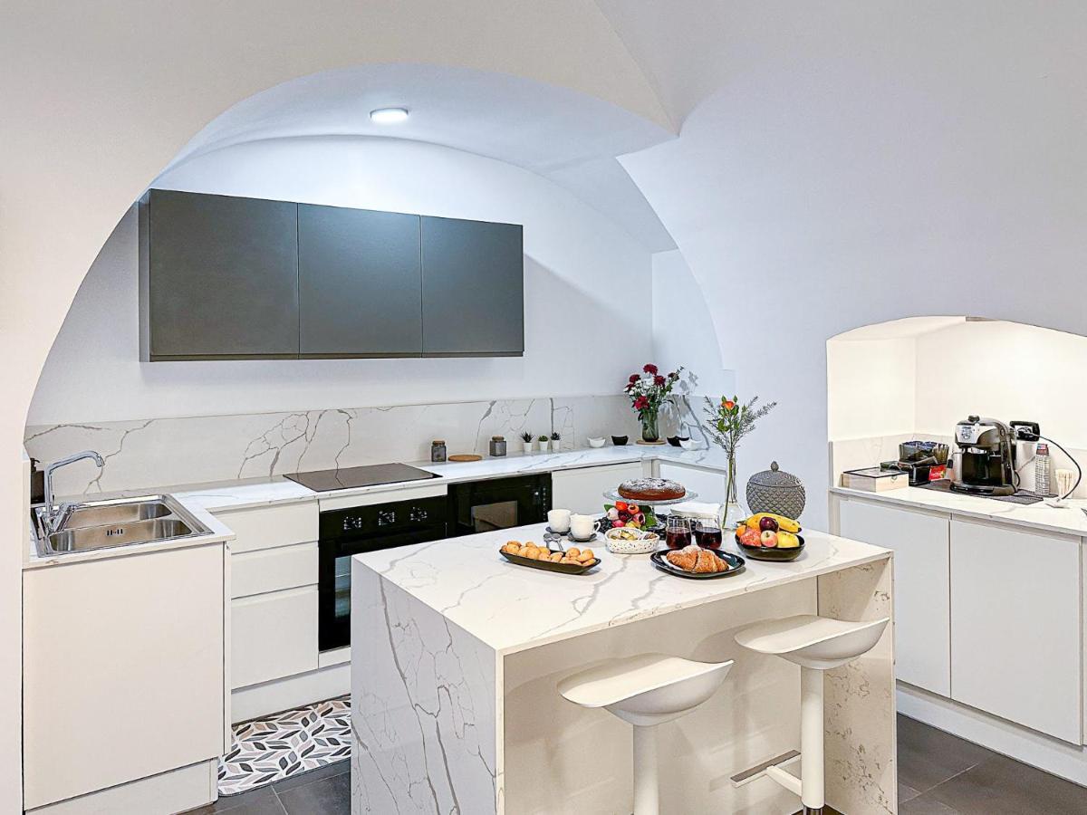 Marbel Suite Adelfia Esterno foto